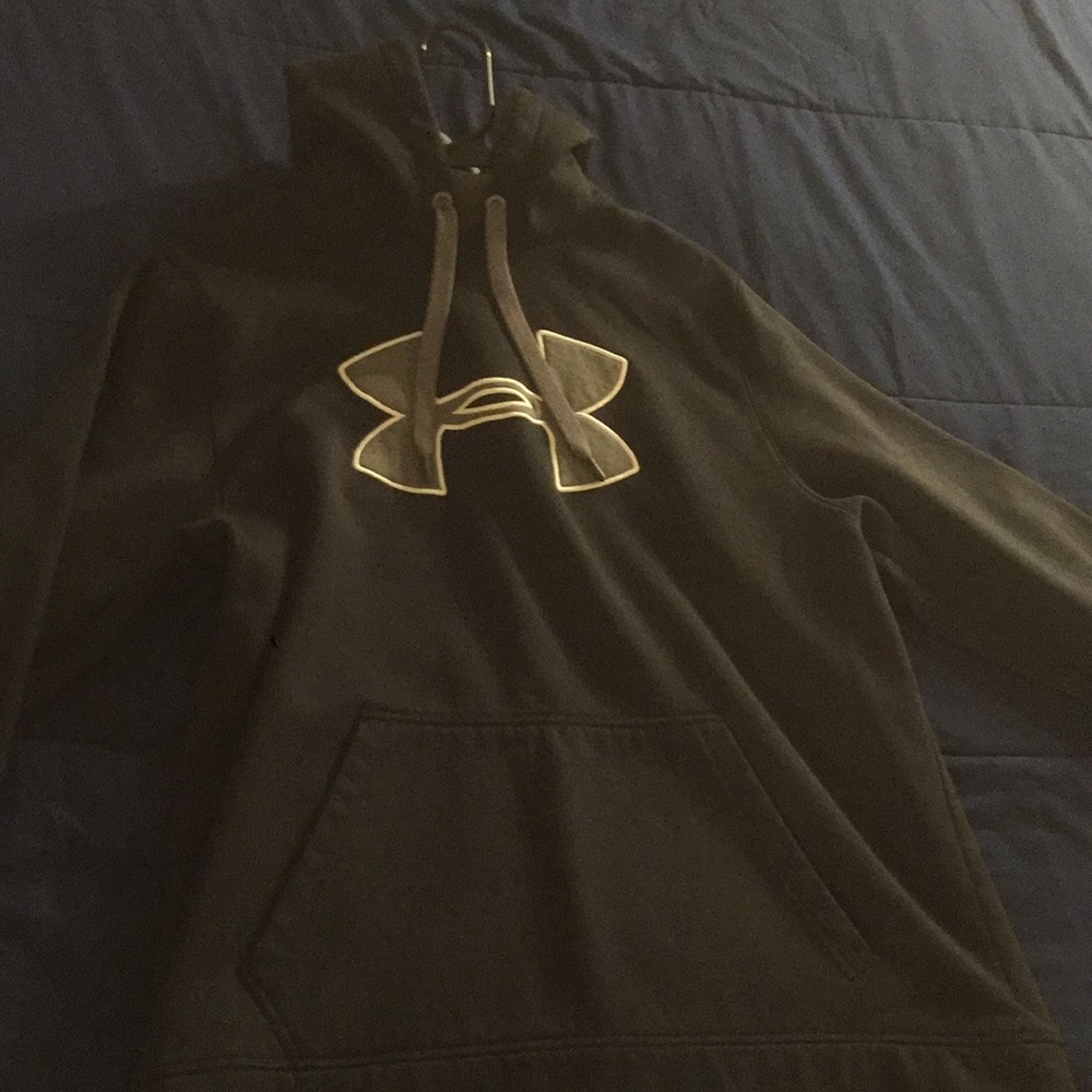 Black Under Armour hoodie